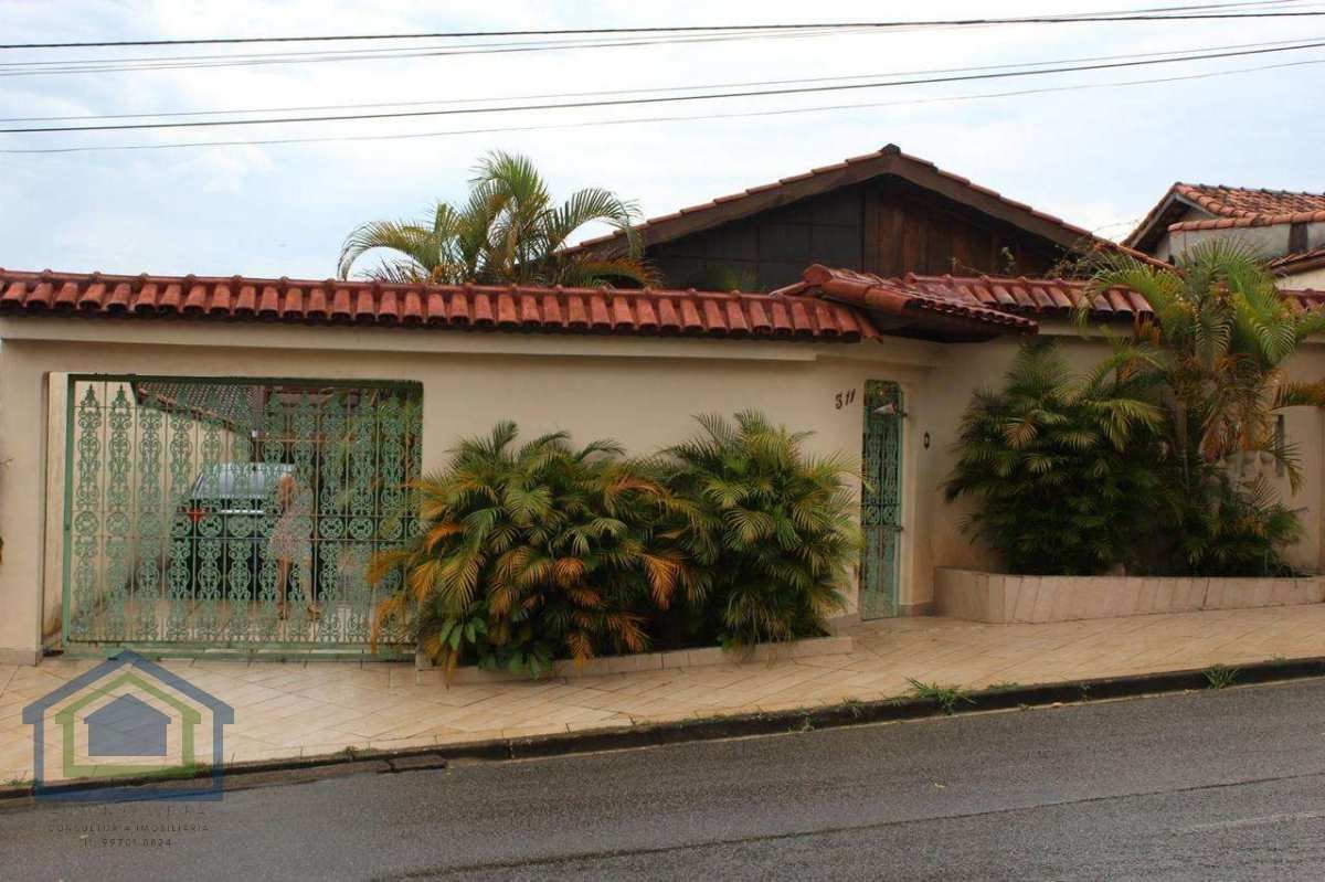 Casa Térrea Antiga para Reforma, já com o Projeto Aprovado, à Venda com 300m² de Área Construída e Terreno de 250m2, no Parque dos Pássaros, em São Be - Casarely Imóveis