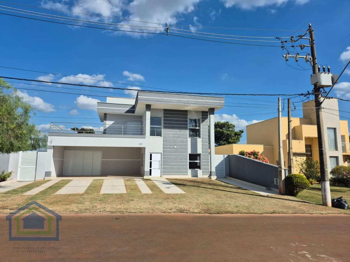 Linda Casa Térrea de 296m2, e Terreno 800m2, em Condomínio Fechado Solares Resort em Boituva- SP. - Casarely Imóveis