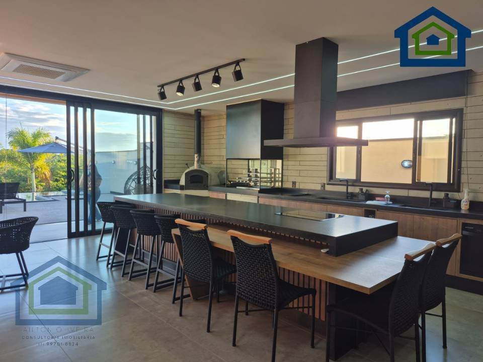 Linda Casa Térrea de 355m2, e Terreno 420m2, em Condomínio Fechado Solares Resort em Boituva- SP. - Casarely Imóveis