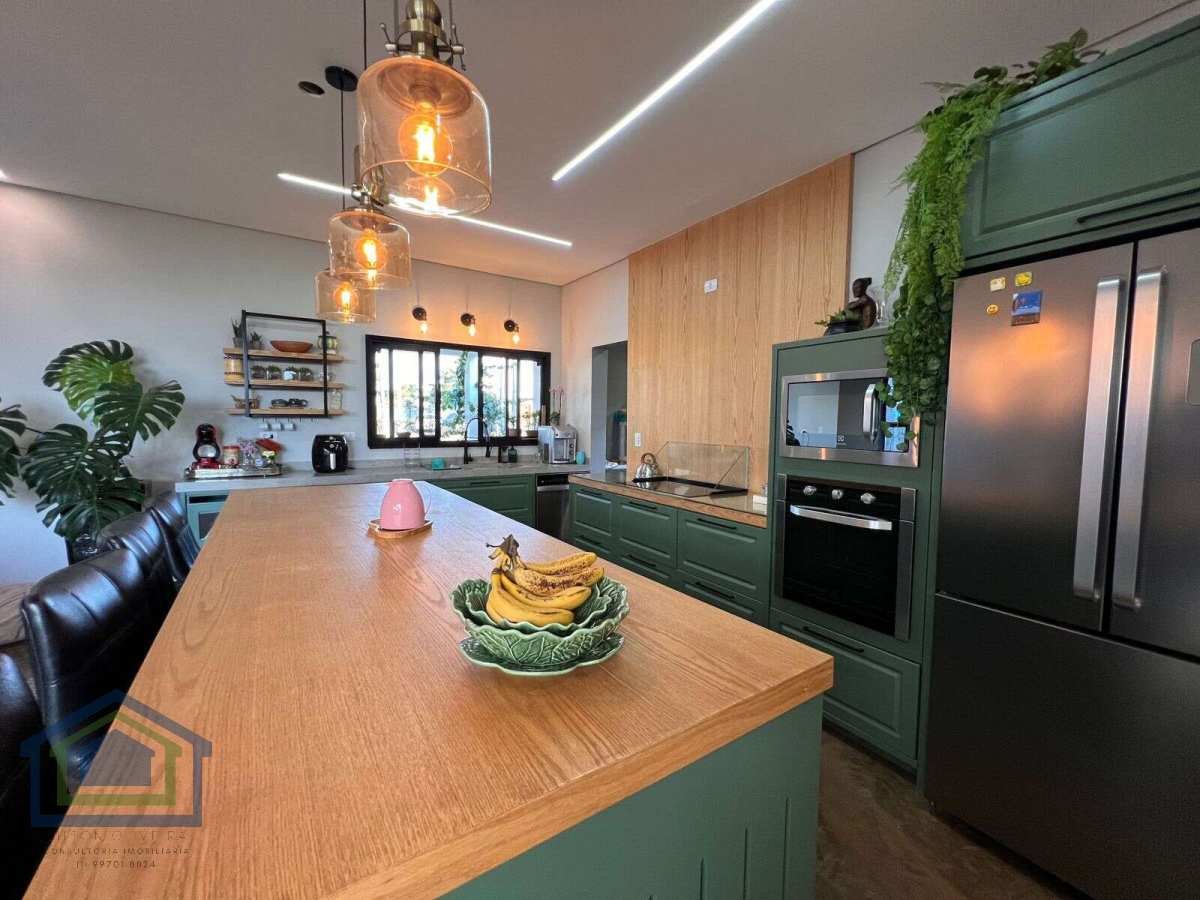 Linda Casa Térrea de 415m2, e Terreno 800m2, em Condomínio Fechado Reserva Campos de Boituva em Boituva- SP. - Casarely Imóveis