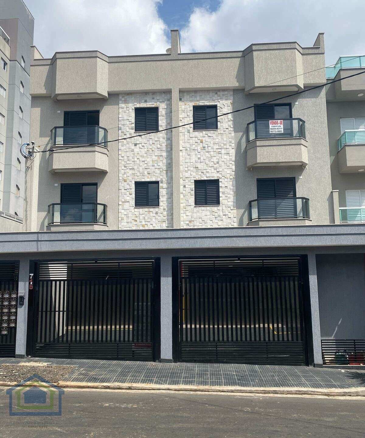 Linda Cobertura à Venda com 112m² de Área Construída, no bairro Santa Maria - Santo André - SP. - Casarely Imóveis