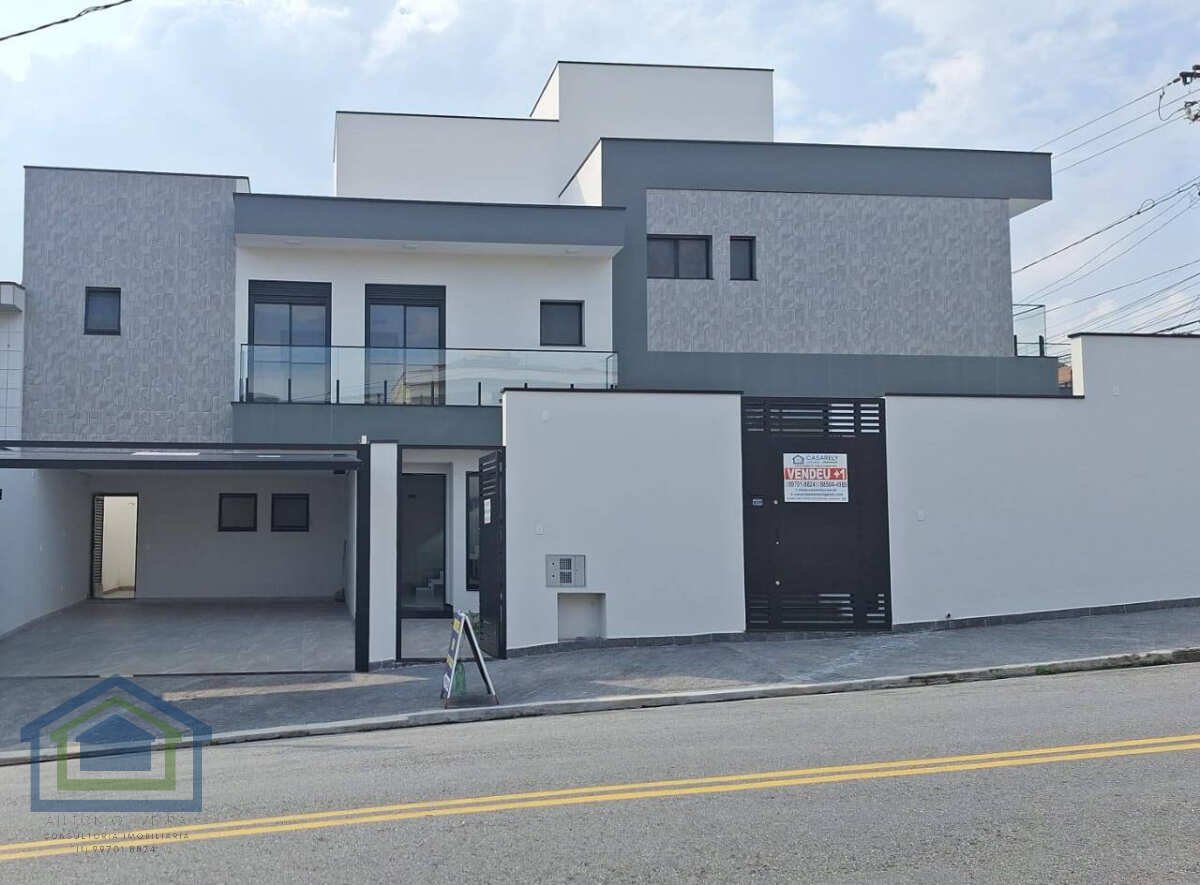 Lindo Sobrado à Venda com 179m² no Bairro Assunção em São Bernardo do Campo - SP - Casarely Imóveis