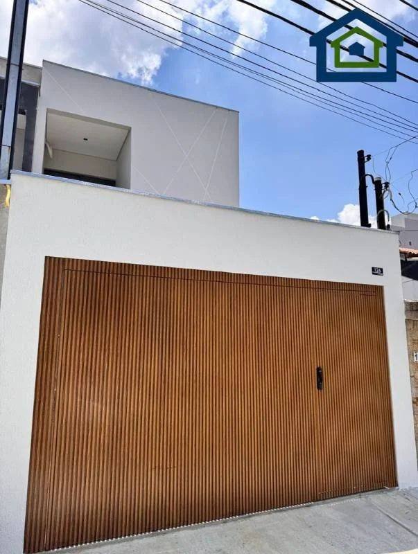 Lindo Sobrado à Venda com 179m² no Bairro Assunção em São Bernardo do Campo - SP - Casarely Imóveis