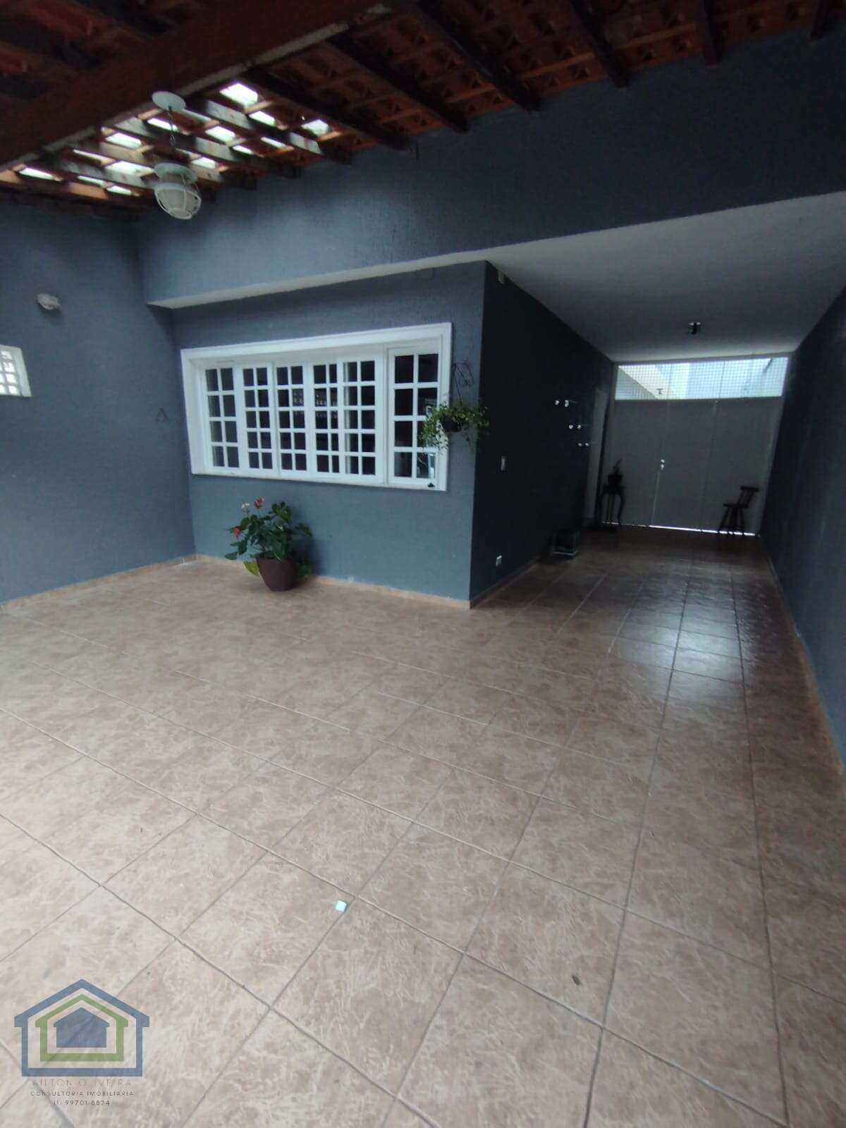 Lindo Sobrado à venda com 208m² de Área Construída, terreno total de 165m², no bairro Vila Scarpelli - Santo André - SP. - Casarely Imóveis