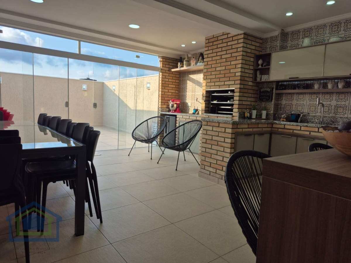 Lindo Sobrado à Venda com 235m² de Área Construída e Terreno de 150m2, no Bairro Assunção em São Bernardo do Campo - SP - Casarely Imóveis