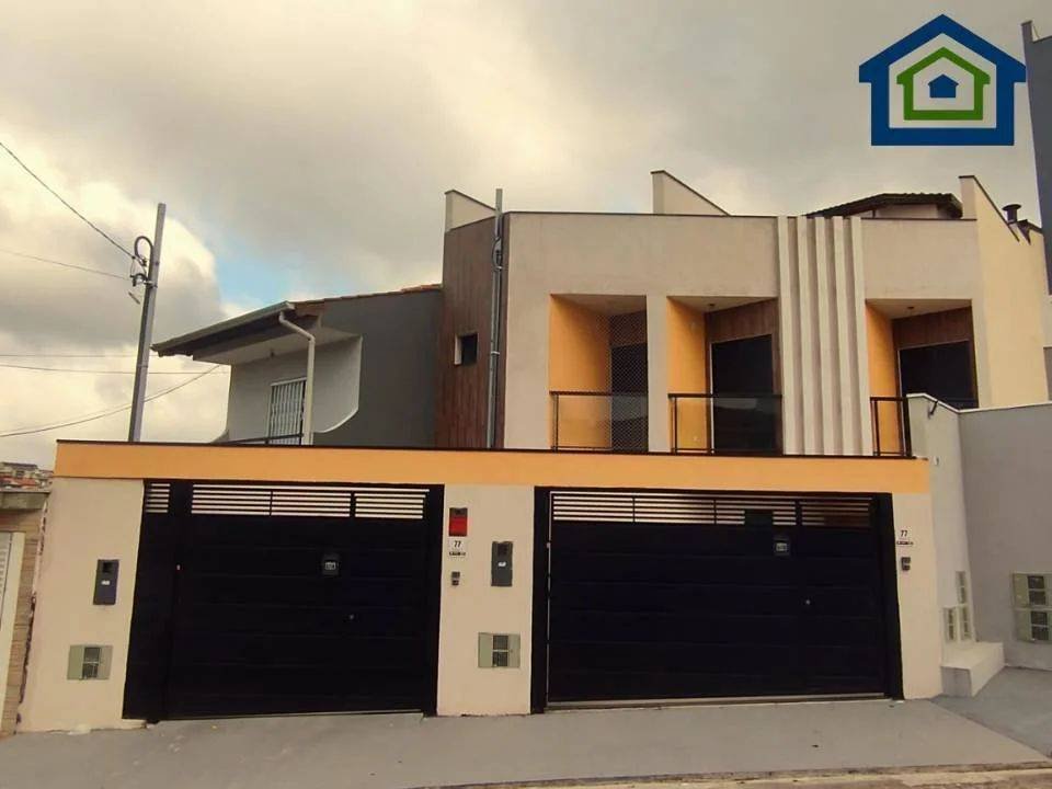 Lindo Sobrado Triplex de 130m² á venda, com 03 Dormitório Sendo 01 Suíte, na Vila Curuça - Santo André - SP - Casarely Imóveis
