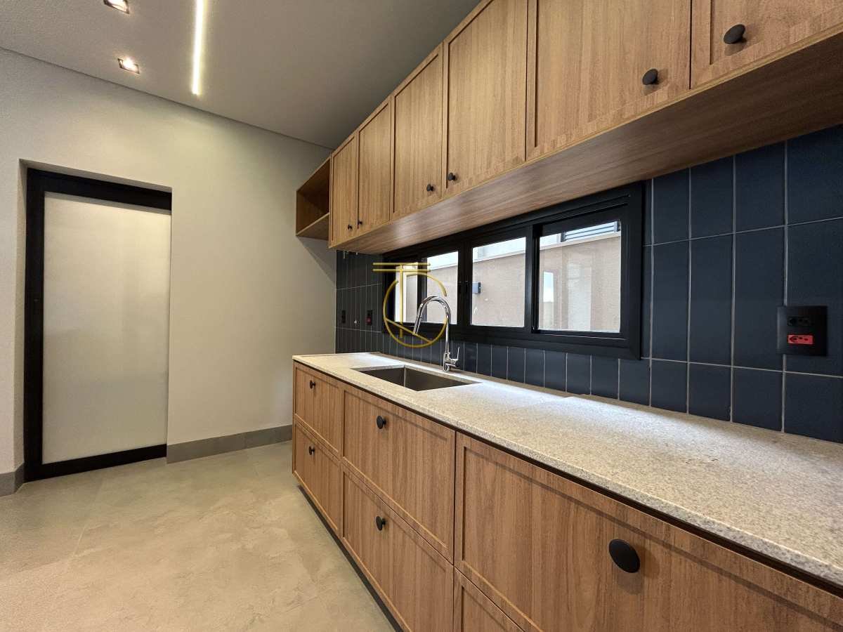 Sobrado em condomínio à venda com 3 quartos, 270,65m² - Vila do Golf,Ribeirão Preto