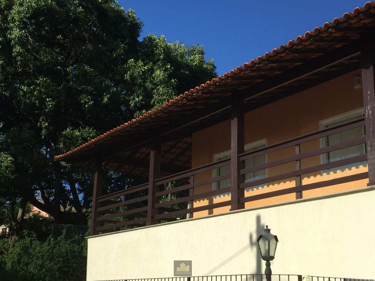  - Casa à venda, Badu, com 4 quartos, 300m²