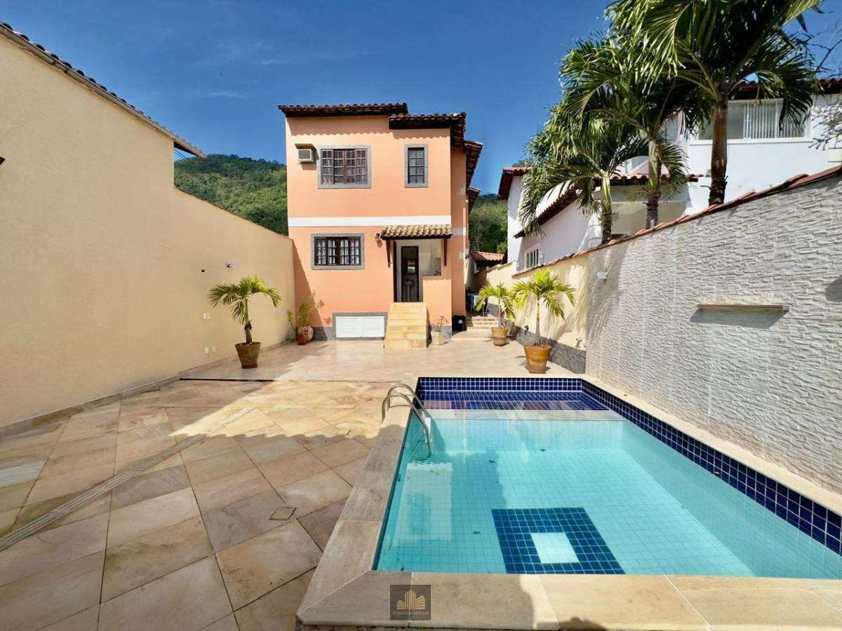 Casa à venda com 3 quartos, 284m² - Itaipu,Niterói