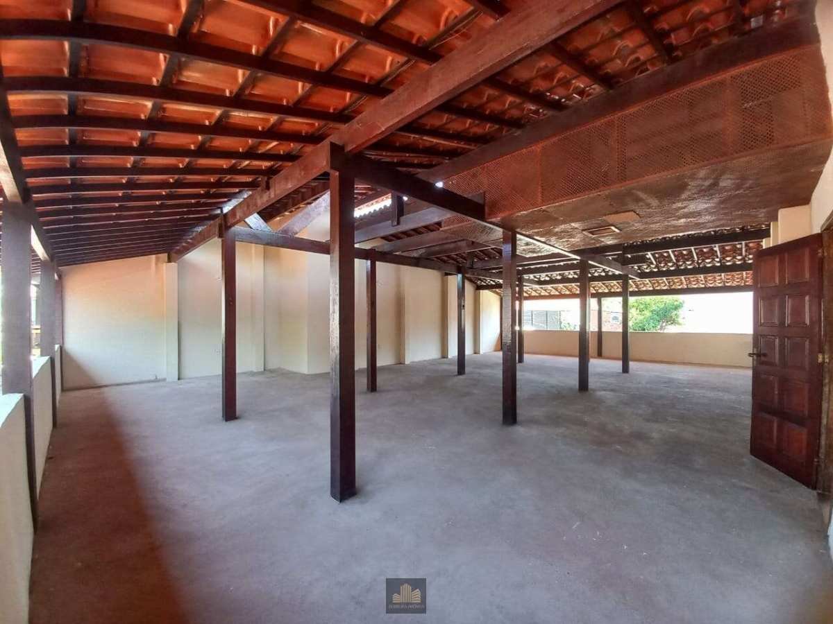  - Casa à venda em Niterói, Piratininga, com 3 quartos, 200m²