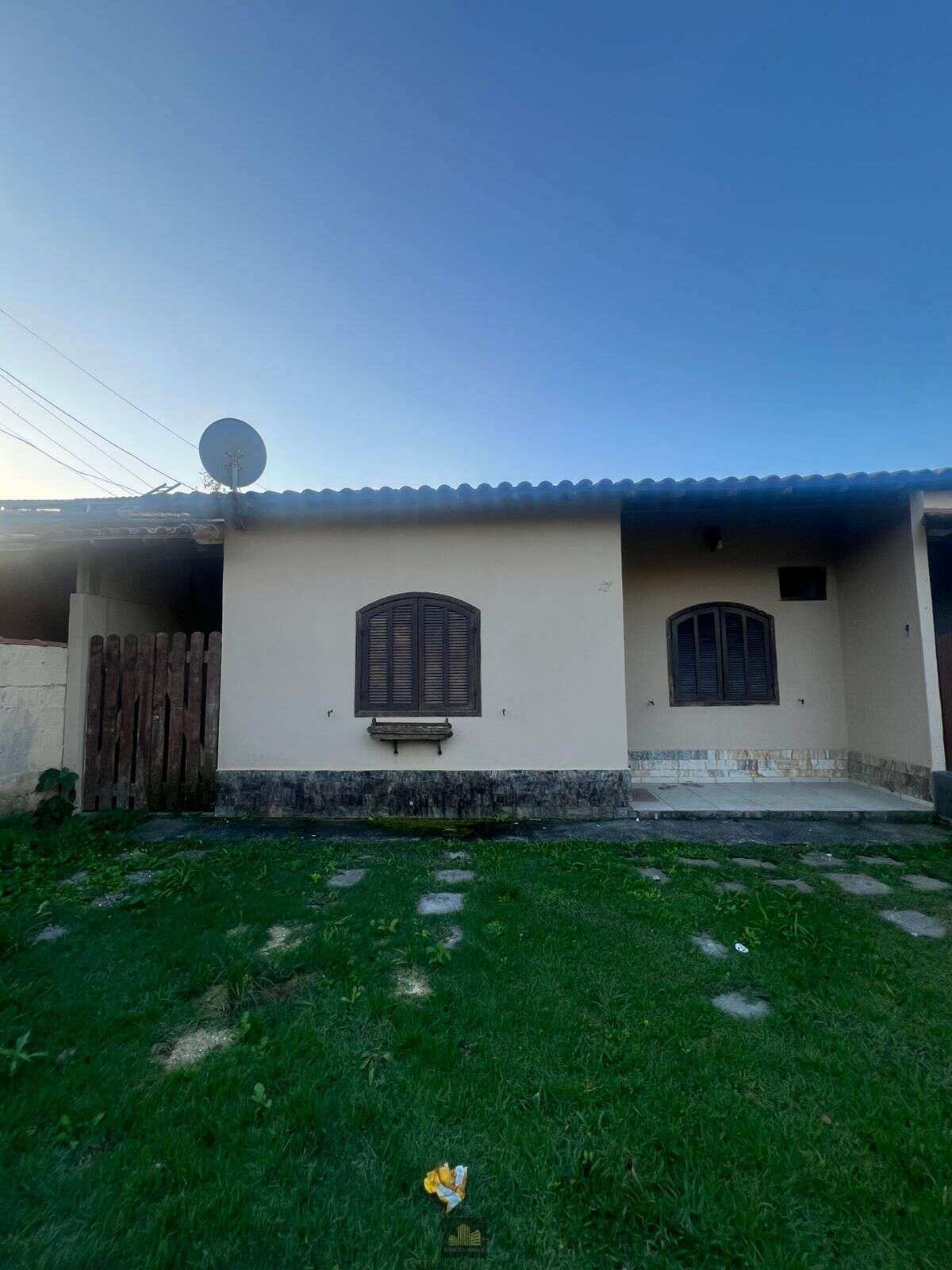 Casa à venda com 2 quartos, 70m² - Várzea das Moças,