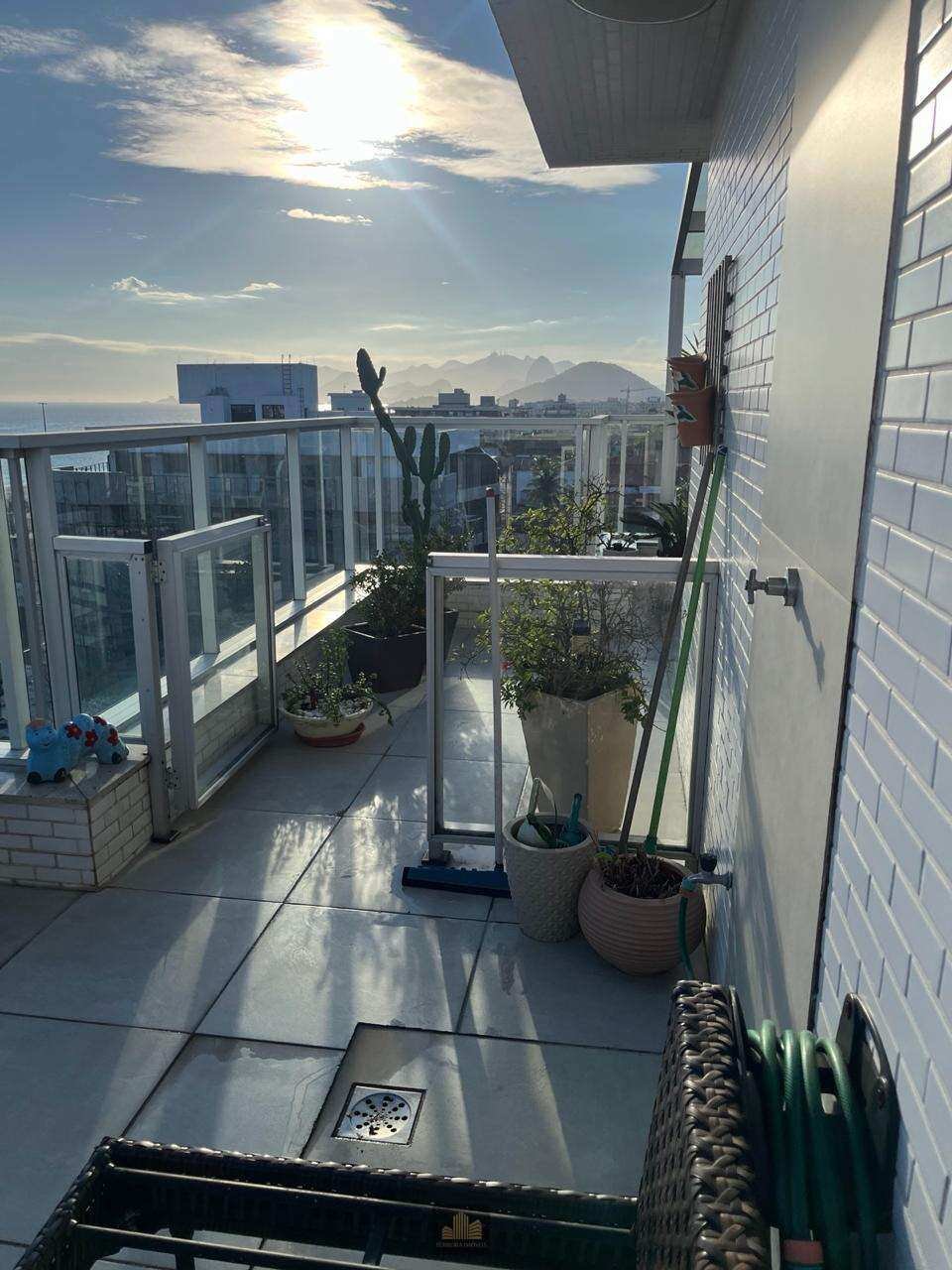 Cobertura à venda com 1 quarto, 95m² - Piratininga,Niterói