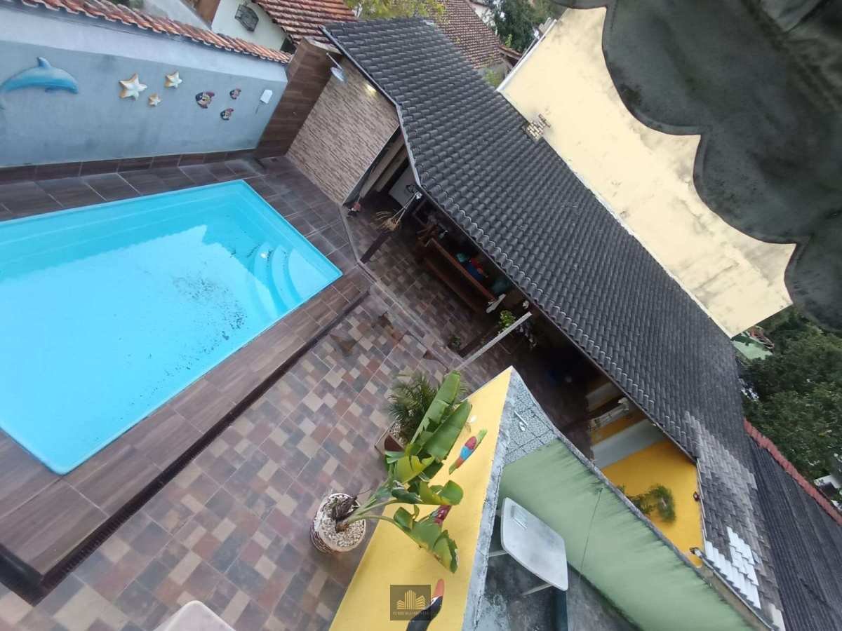 Casa à venda com 4 quartos, 240m² - Rio do Ouro,São Gonçalo
