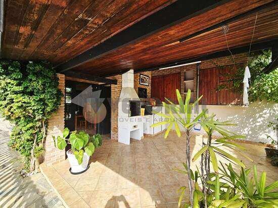 Casa à venda com 6 quartos, 274,00m² - Praia das Palmeiras,Caraguatatuba