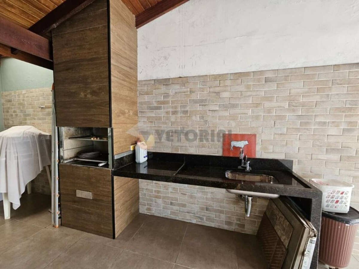 Casa à venda com 3 quartos, 175m² - Sumaré,Caraguatatuba