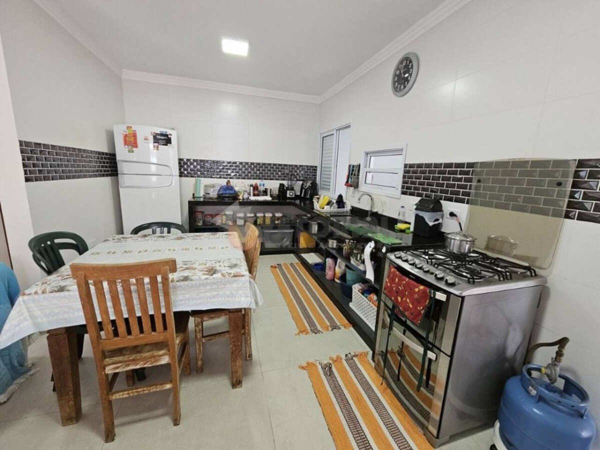  - Casa à venda em Caraguatatuba, Sumaré, com 3 quartos, 175m²