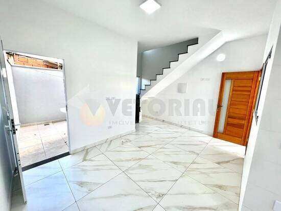  - Sobrado à venda em Caraguatatuba, Balneário Recanto do Sol, com 2 quartos, 72m²