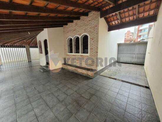 Sobrado à venda com 3 quartos, 180,00m² - Indaiá,Caraguatatuba