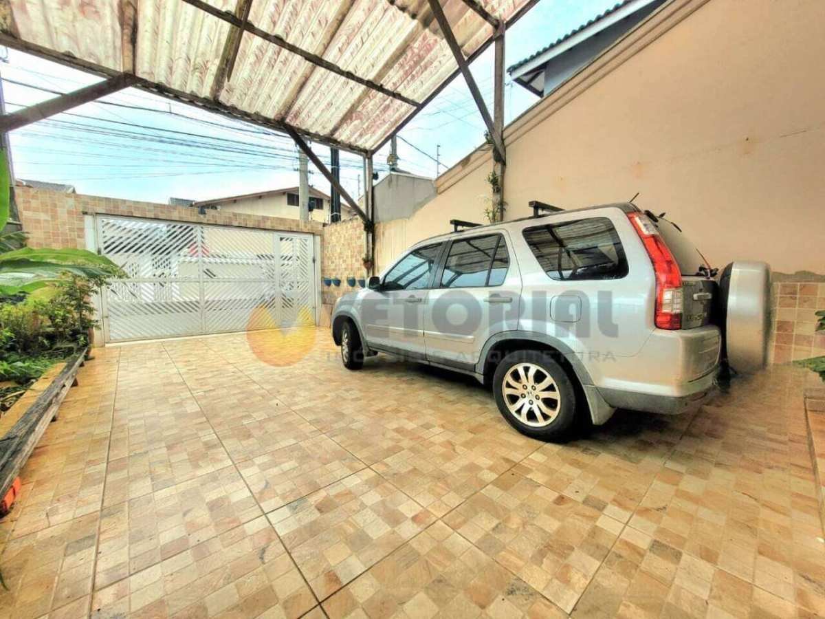 Sobrado à venda com 5 quartos, 300,00m² - Massaguaçu,Caraguatatuba