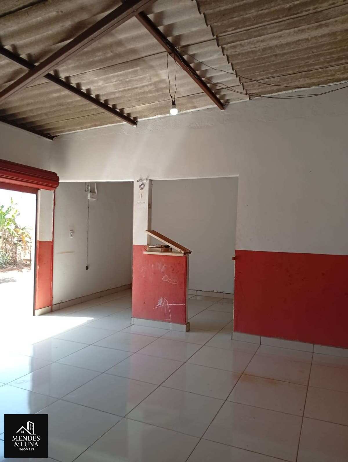 Casa à venda, com 1 quarto - Mendes Luna Imóveis Ltda