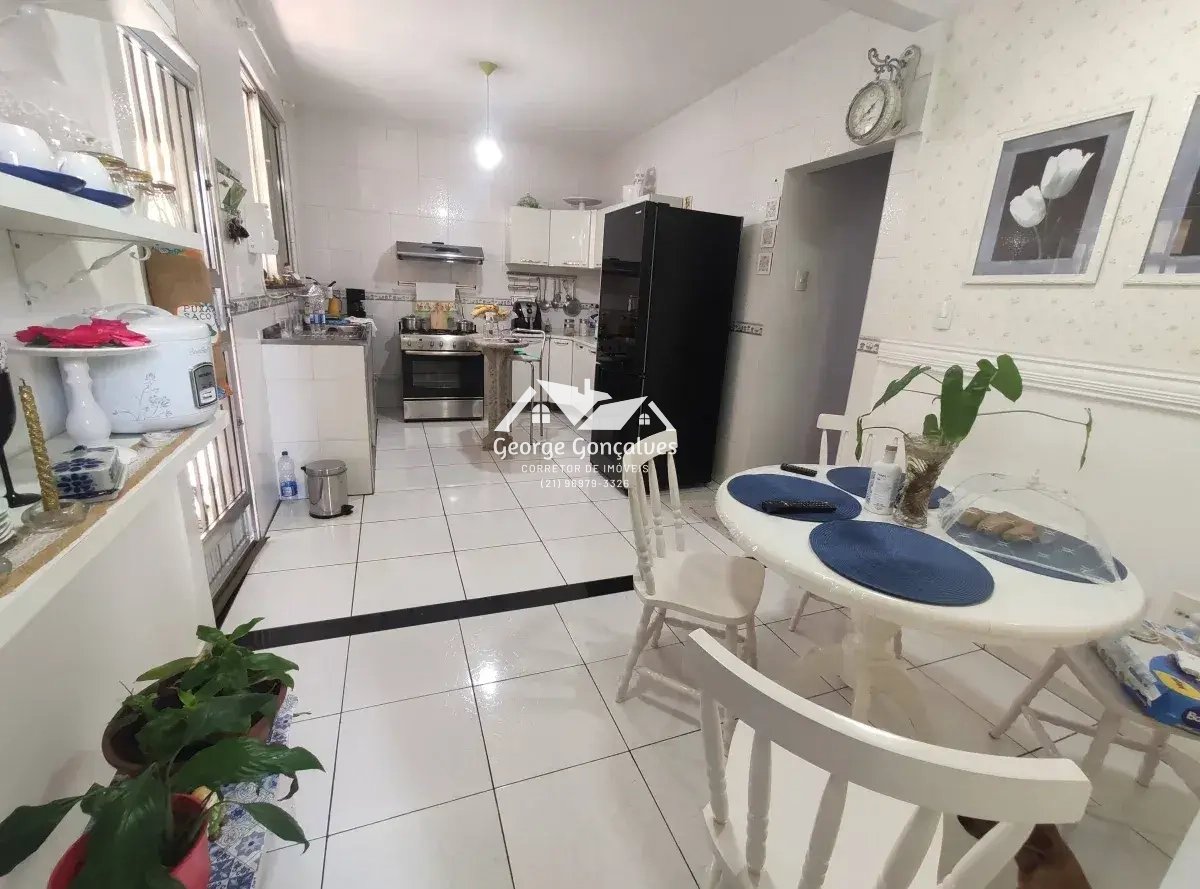  - Casa à venda em Duque de Caxias, Jardim Vinte e Cinco de Agosto, com 2 quartos, 200m²