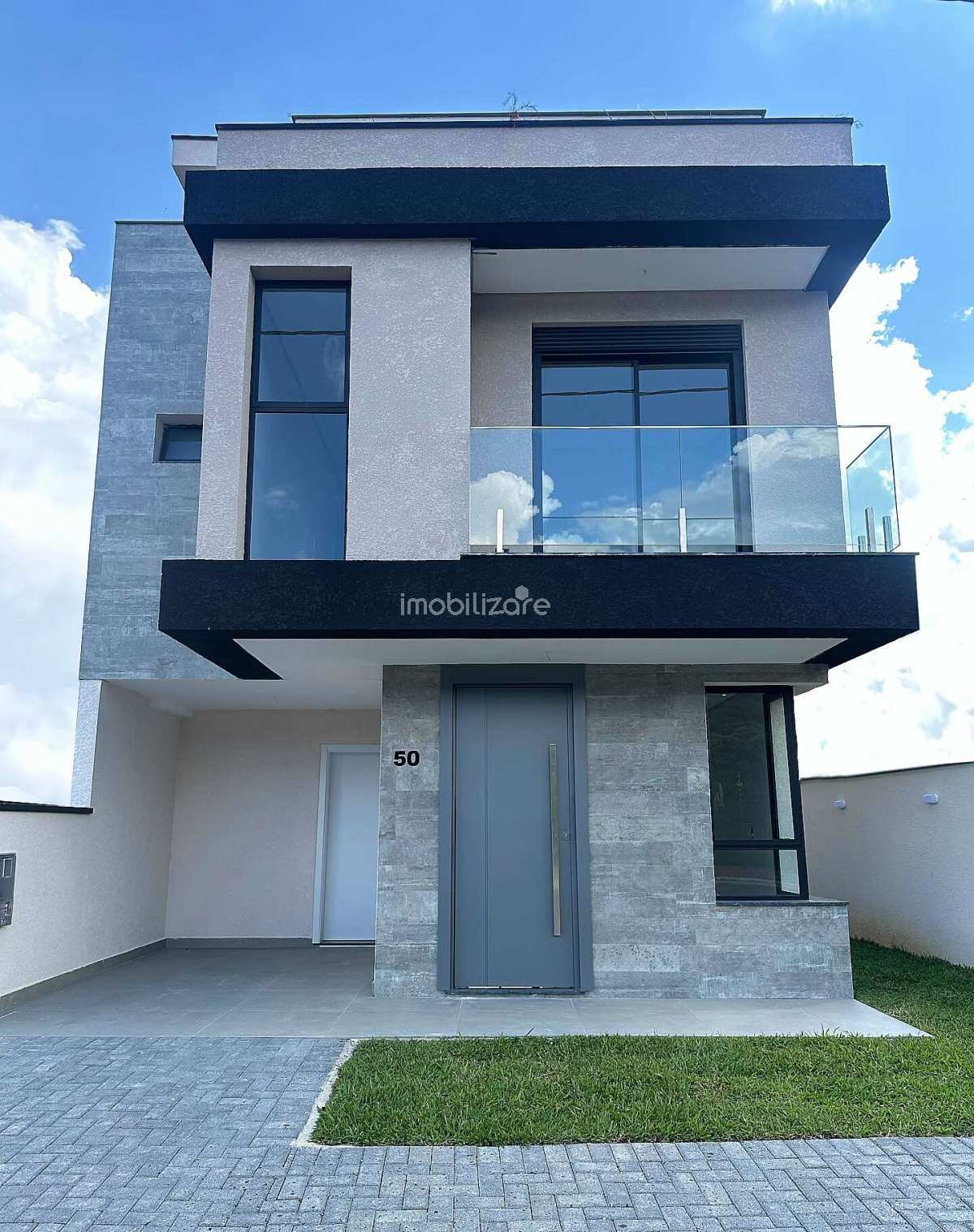 Sobrado em condomínio à venda com 3 quartos, 163m² - Santa Cândida,Curitiba