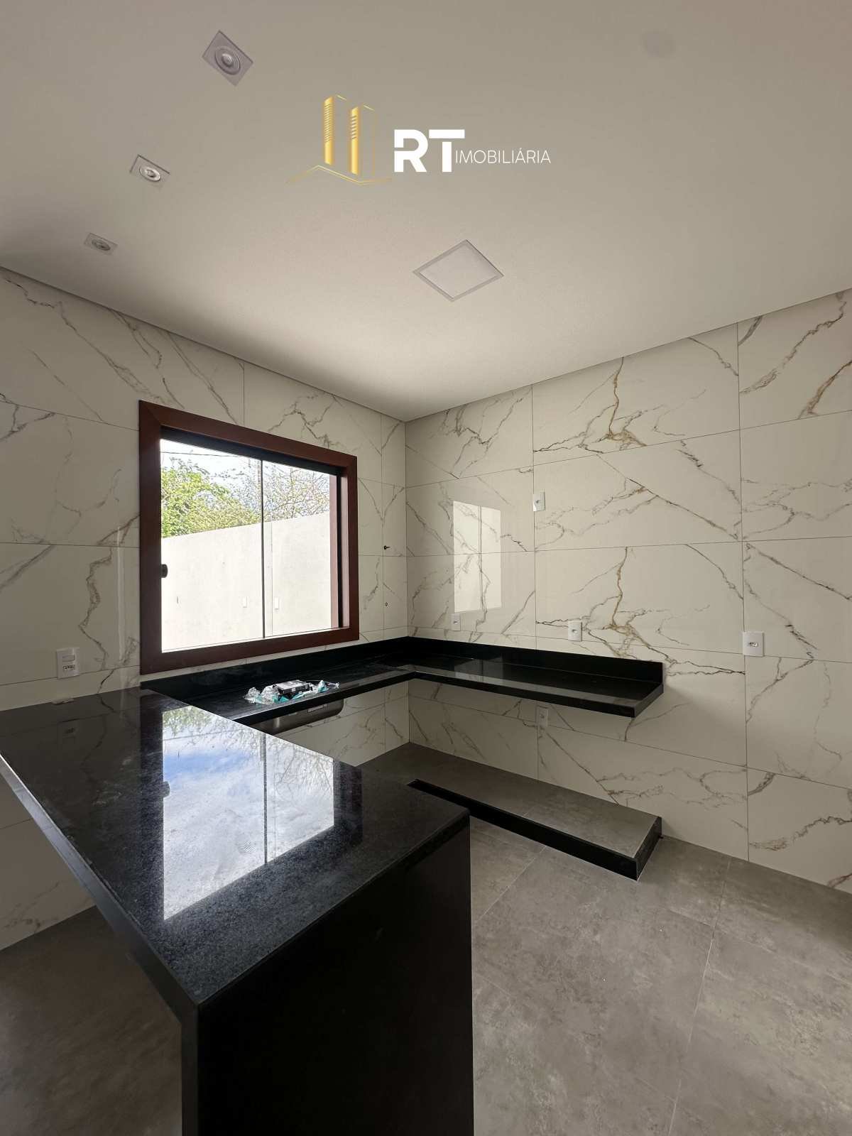  - Casa à venda em Divinópolis, Chanadour, com 3 quartos, 100m²