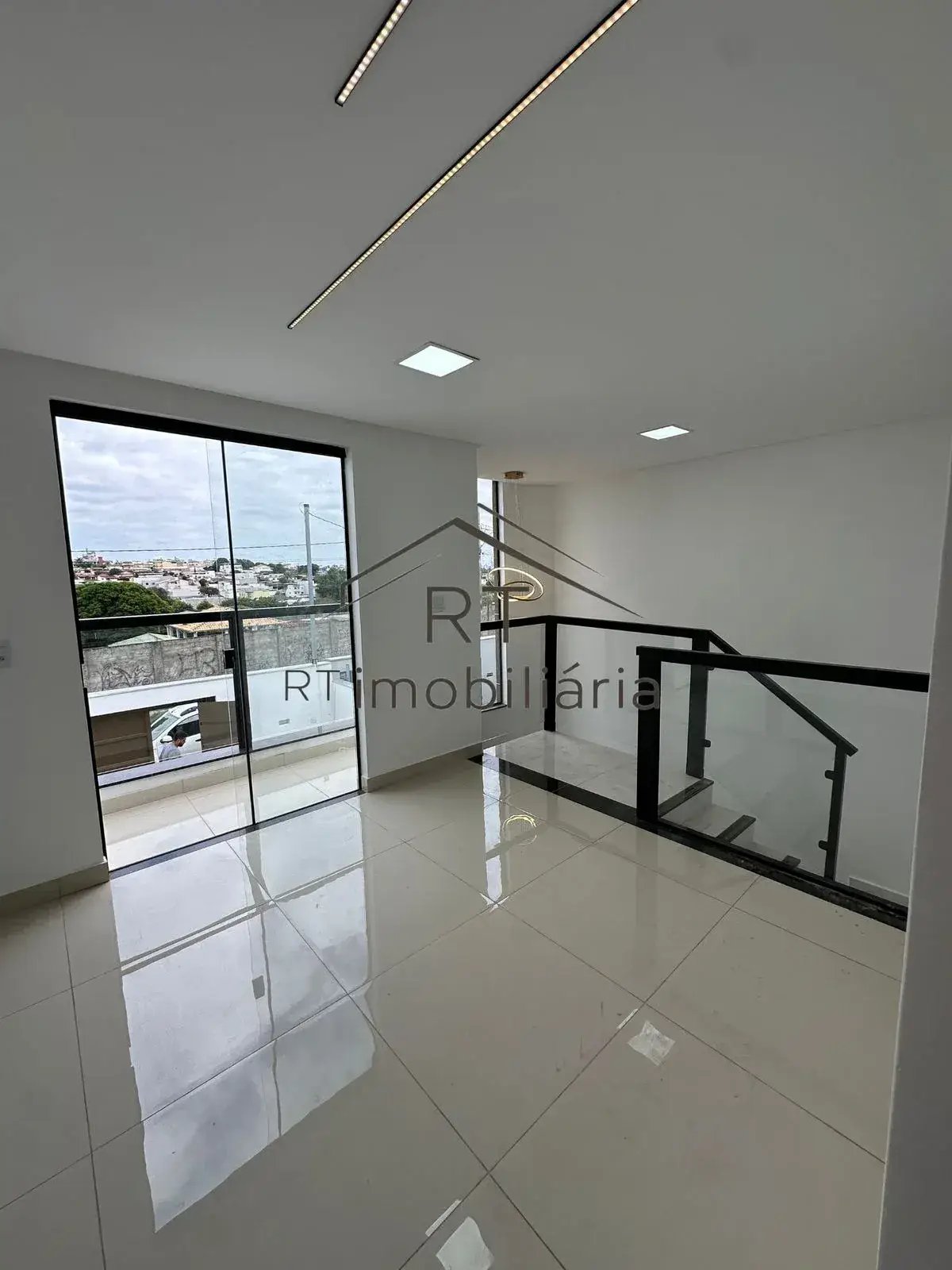 Casa à venda com 3 quartos - Interlagos,Divinópolis