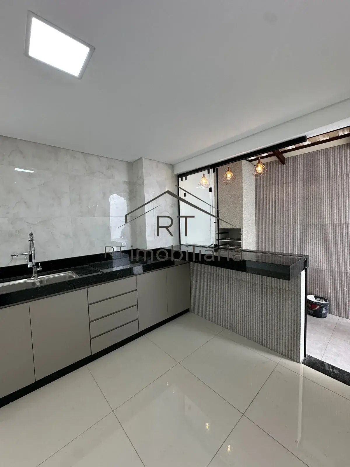 Casa à venda com 3 quartos - Interlagos,Divinópolis