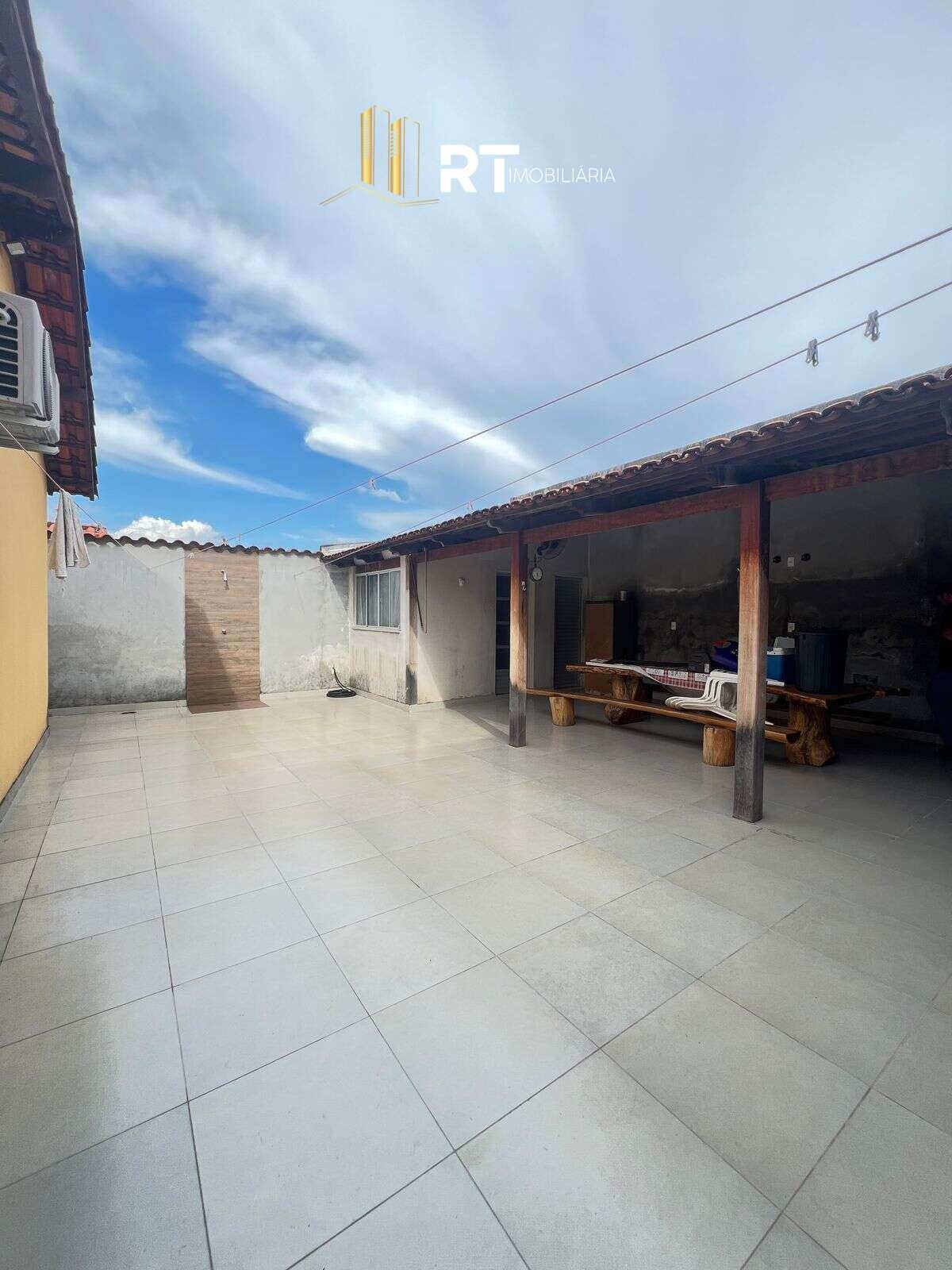  - Casa à venda em Divinópolis, Residencial Alto das Oliveiras, com 2 quartos, 80m²