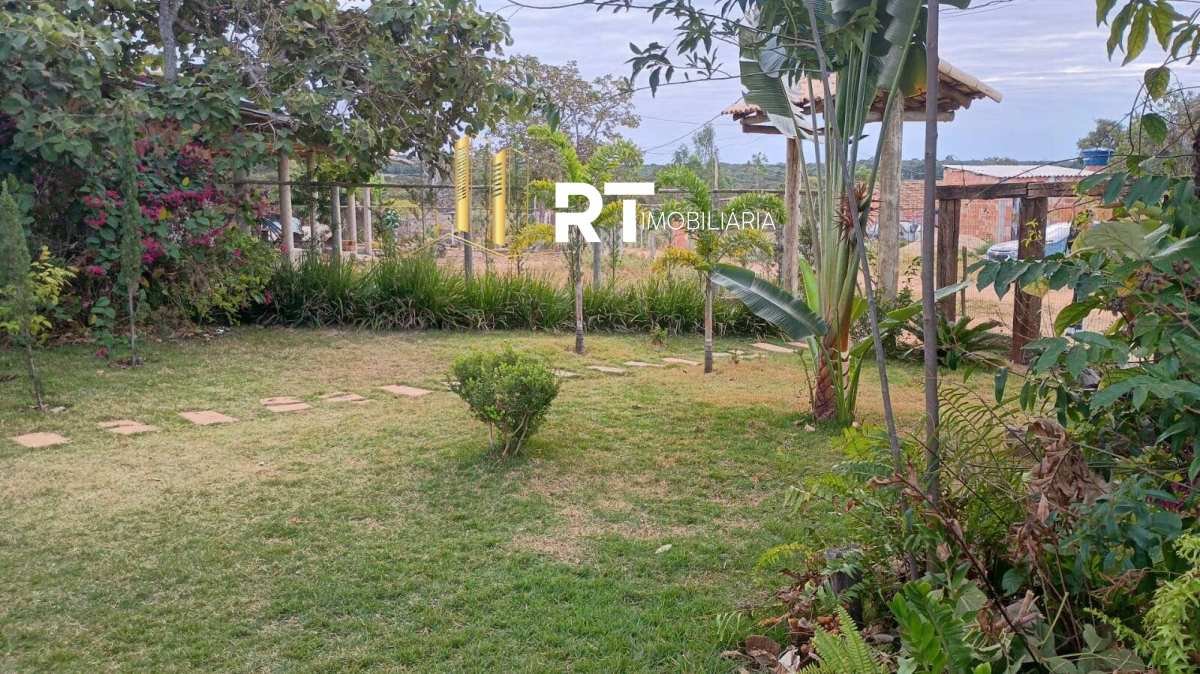  - Chácara à venda, com 3 quartos