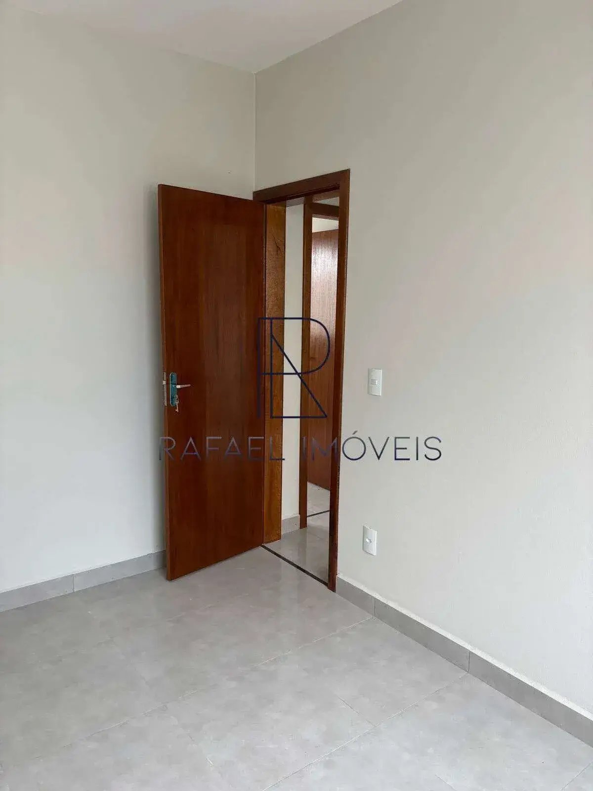 Sobrado à venda com 3 quartos - Padre Eustáquio,Divinópolis