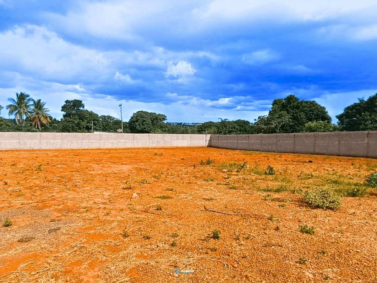  - Área de 2,600m² à venda