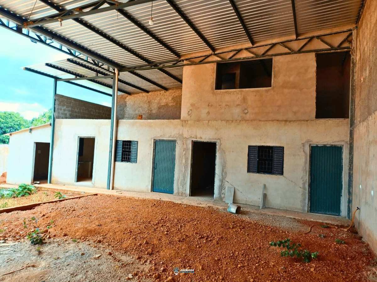  - Área de 2,600m² à venda