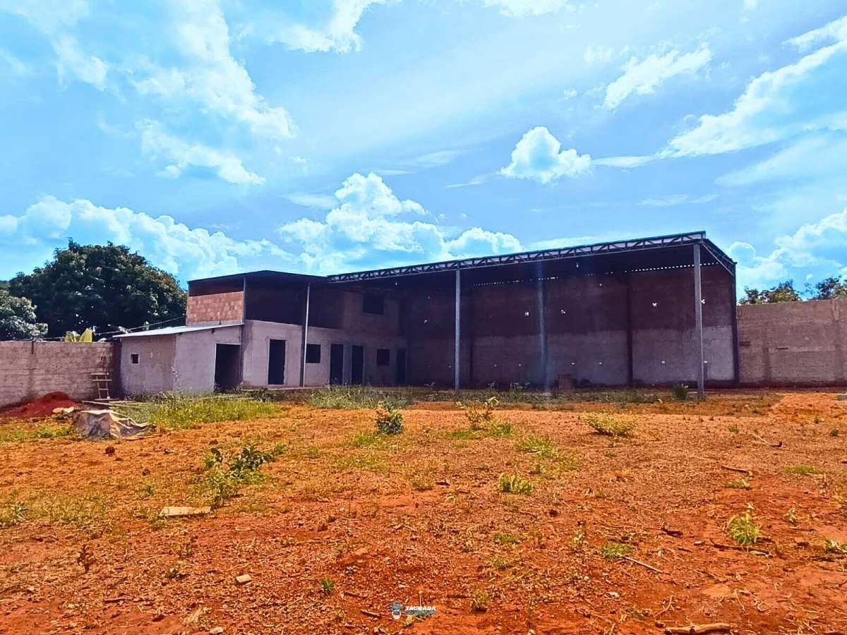  - Área de 2,600m² à venda