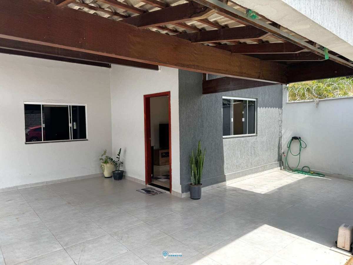 Casa à venda com 3 quartos, 147m² - Bairro Santa Luzia,Luziânia