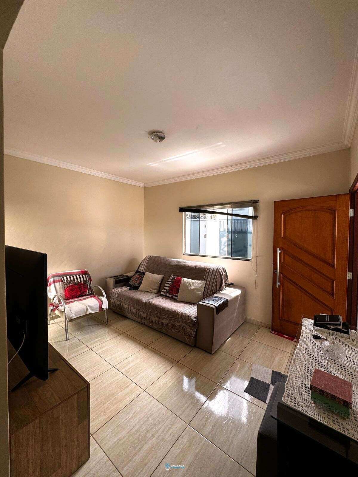  - Casa à venda em Luziânia, Bairro Santa Luzia, com 3 quartos, 147m²