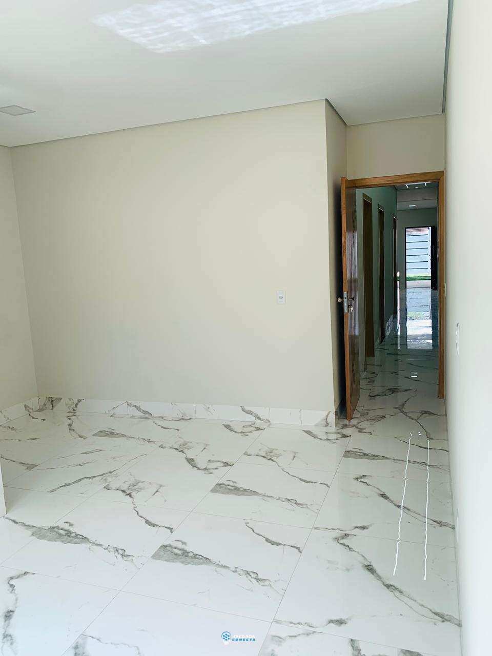  - Casa à venda em Luziânia, Setor Leste, com 3 quartos, 120m²