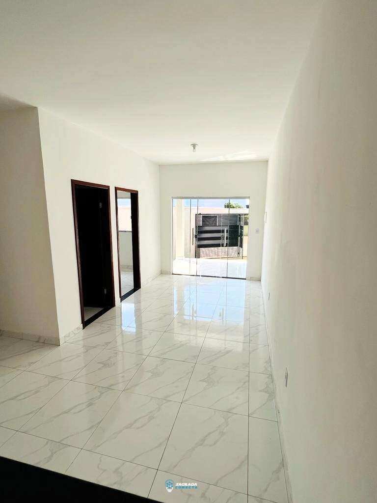  - Casa à venda em Luziânia, Setor Mandu, com 3 quartos, 82,93m²