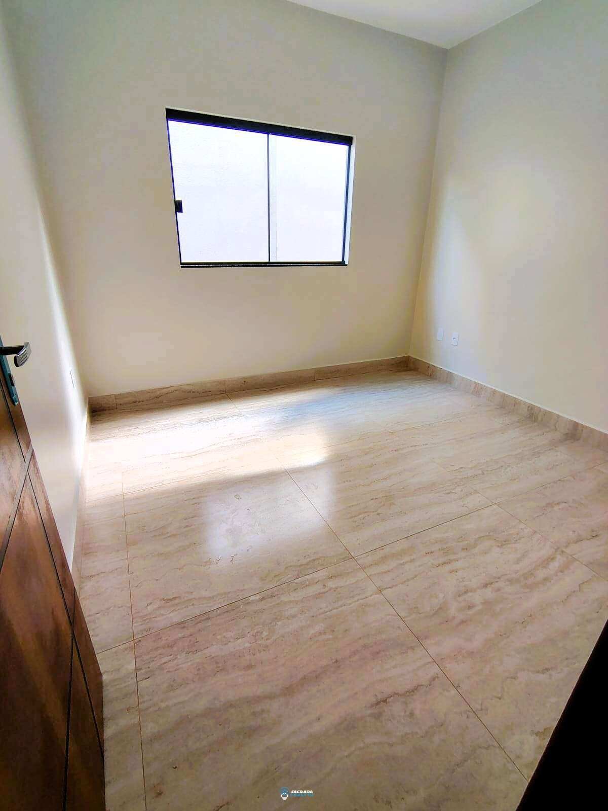  - Casa a venda no Setor Leste 3 quartos, suíte com closet