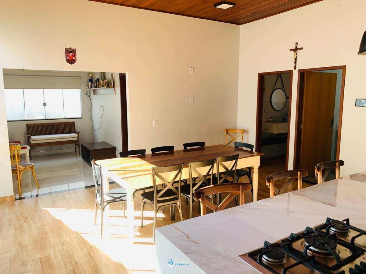 Casa à venda com 4 quartos, 278,77m² - Vila Juracy,Luziânia