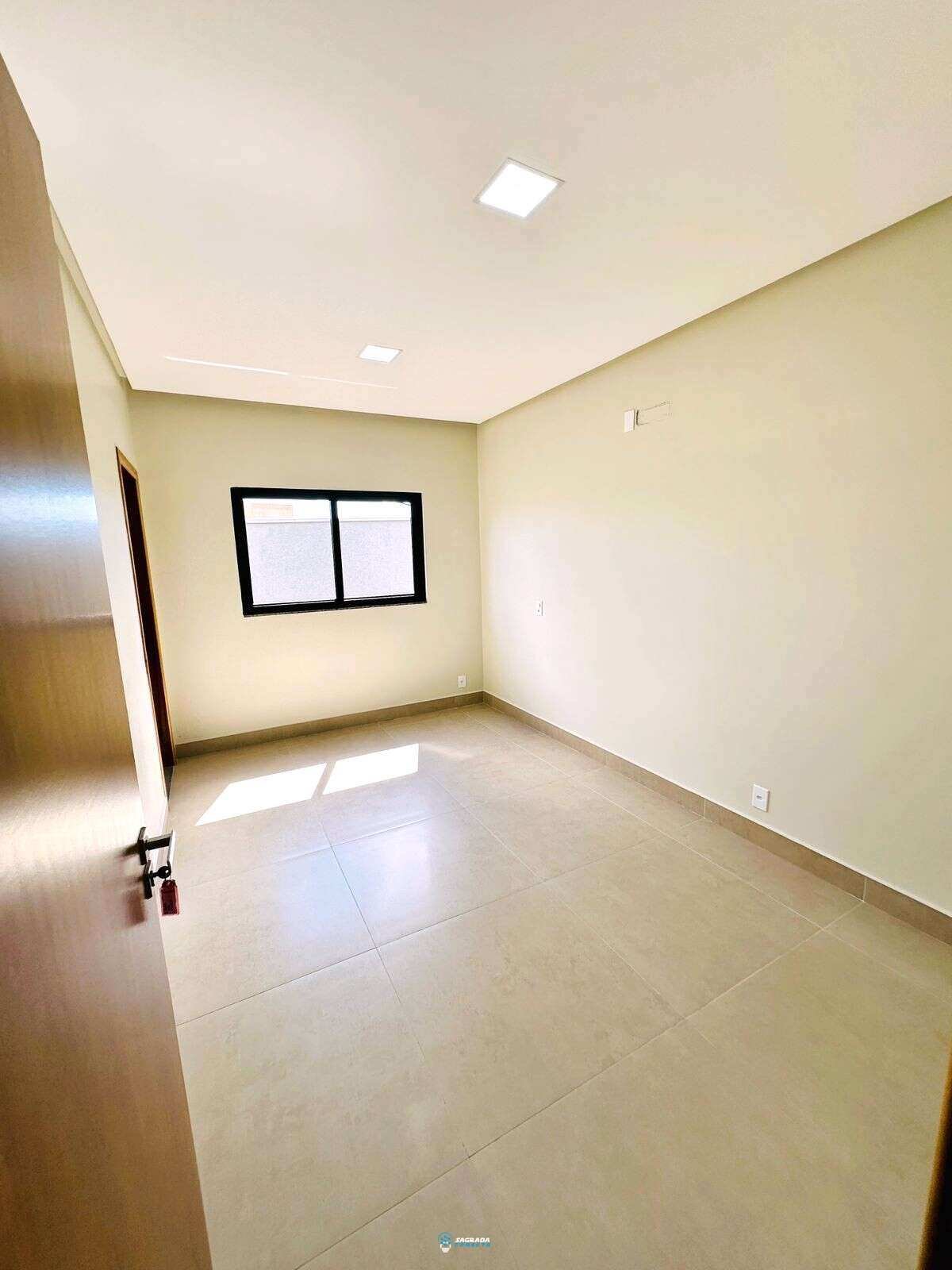  - Casa de condomínio à venda em Luziânia, Cond. Aldeia da Serra, com 3 quartos, 176,85m²