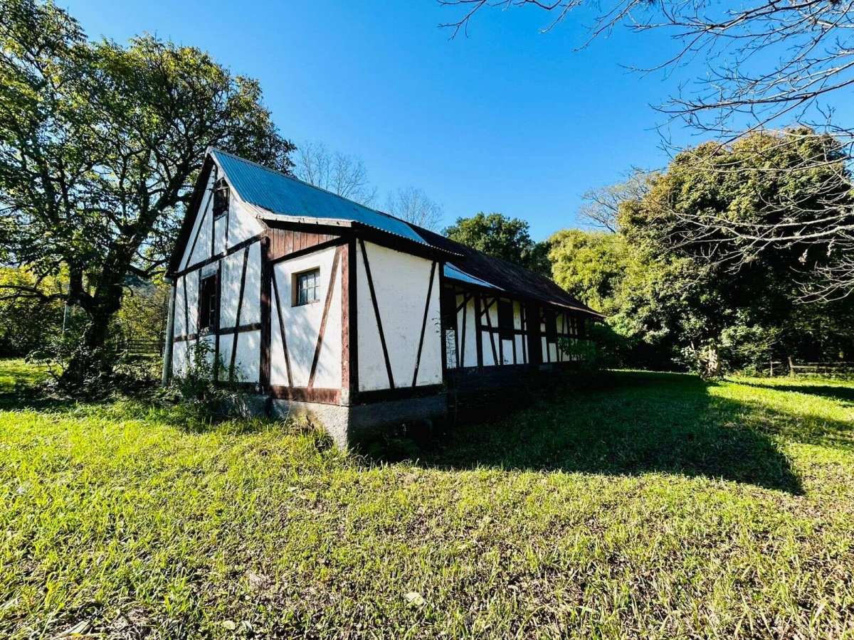 Chácara à venda com 3 quartos, 200.00m² - Travessão,Dois Irmãos