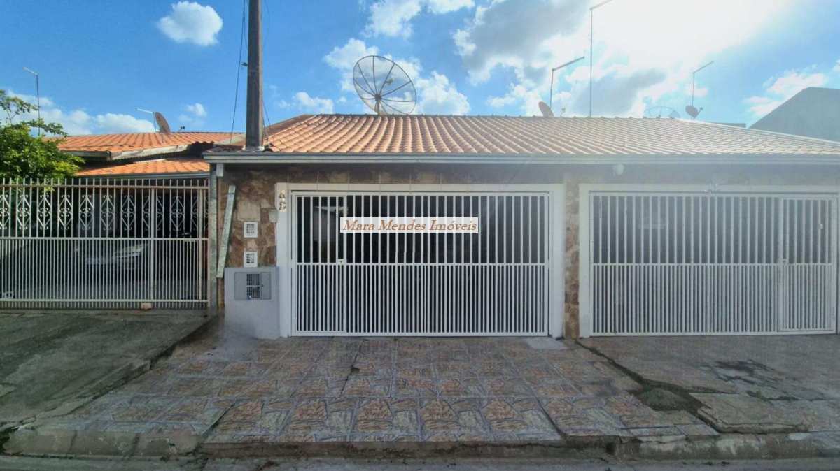 Casa à venda com 2 quartos, 102m² - Foto 1