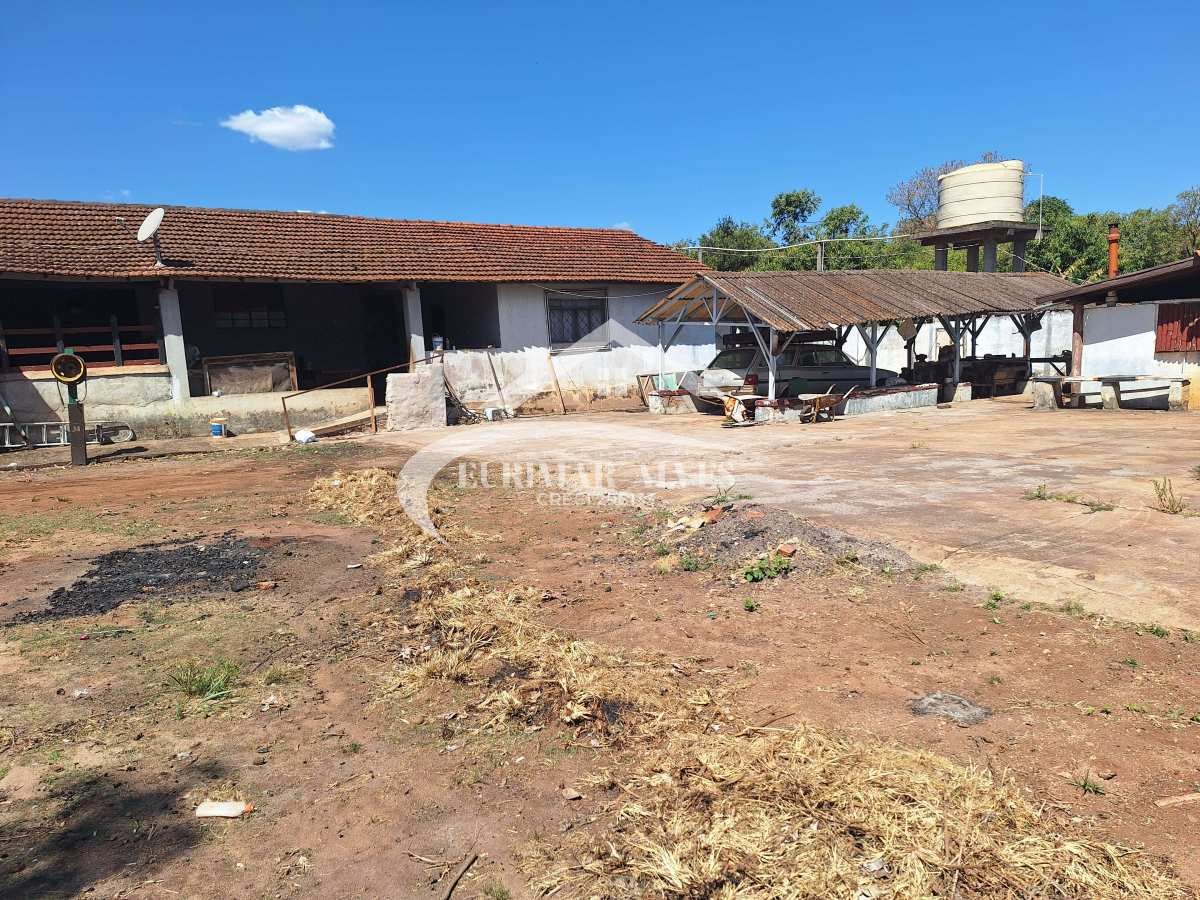 Sítio à venda com 3 quartos - ,Guatapará