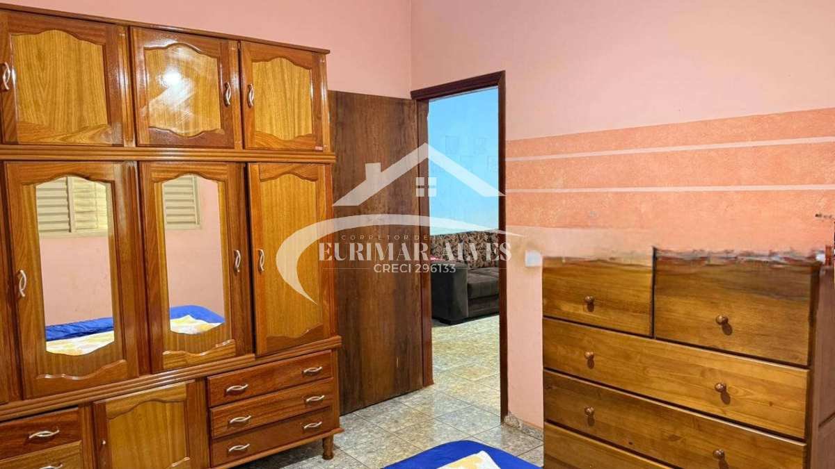 Sobrado à venda com 8 quartos - José de Paulo,Dumont