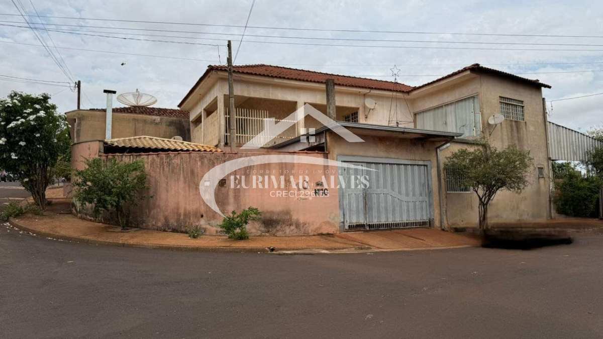 Sobrado à venda com 8 quartos - José de Paulo,Dumont