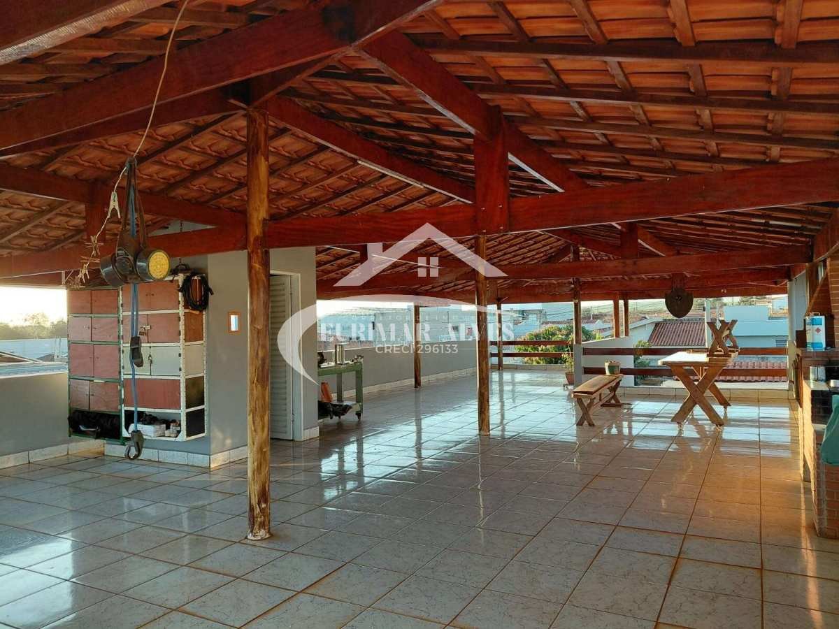 Sobrado à venda com 3 quartos, 250m² - Jardim Flamboyant,Pradópolis