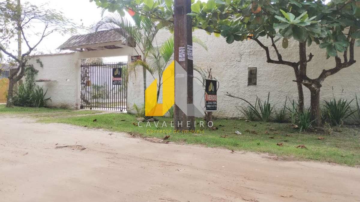 CASA PADRÃO A VENDA EM GUARATUBA CM PISCINA - Cavalheiro Imóveis