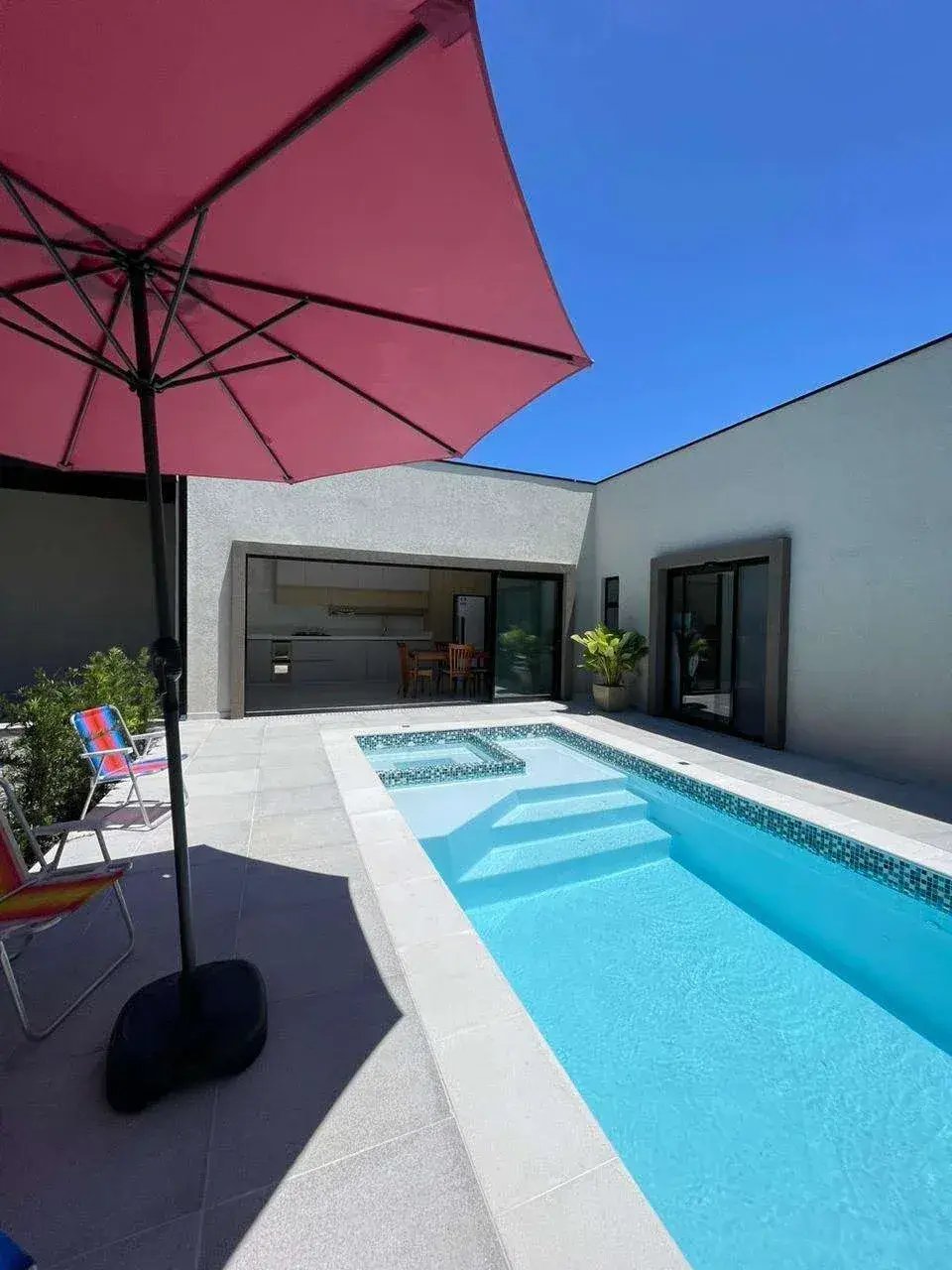 Excelente Casa com Ponto Comercial Em Guaratuba de Frente para a Avenida Paraná - Cavalheiro Imóveis